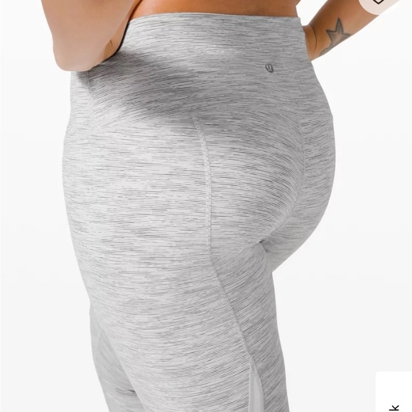Lululemon Fast Free Crop Leggings Size 12 Gray Scallop - Picture 1 of 13